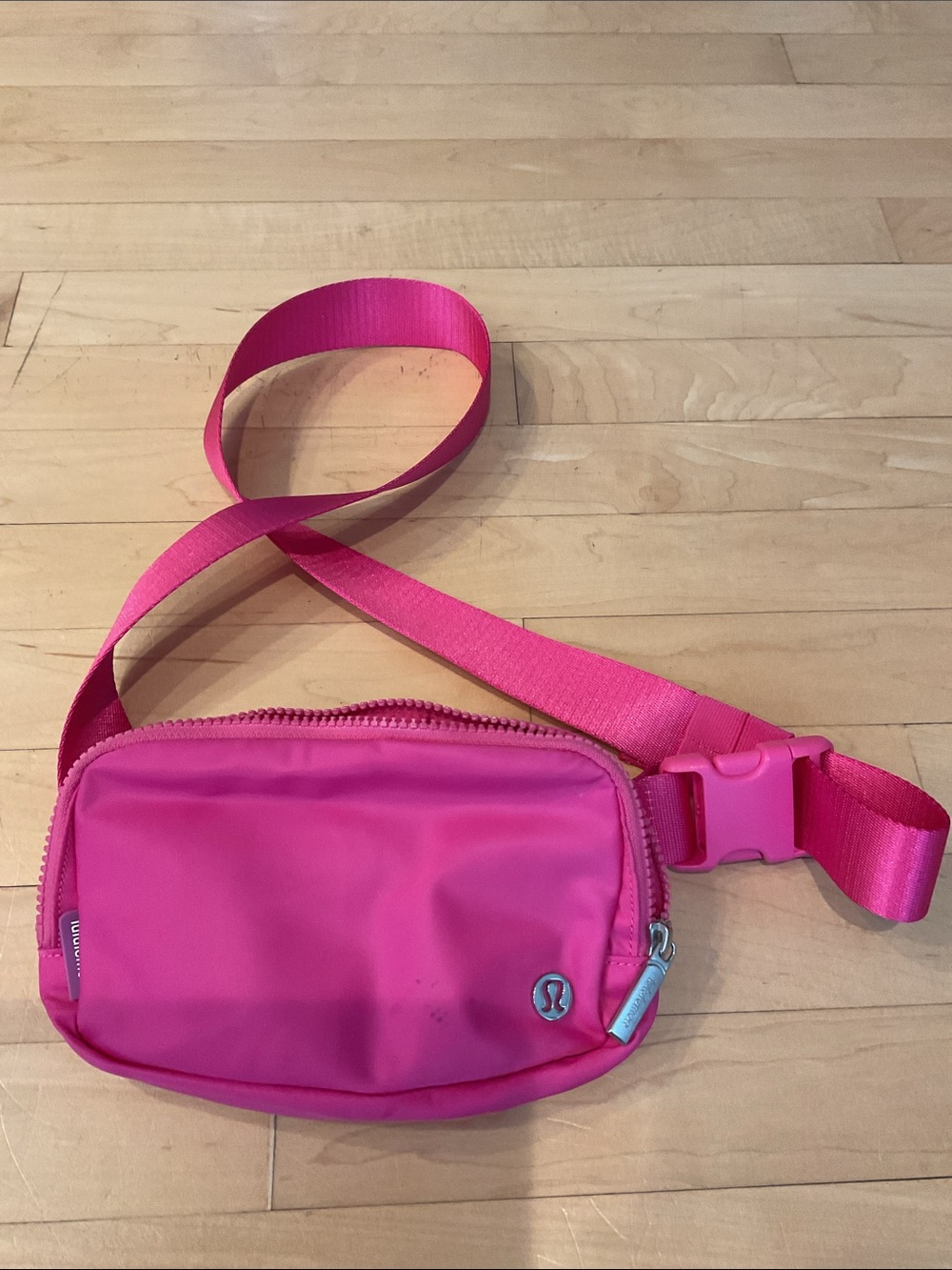 Lululemon Hot Pink Crossbody Everywhere Belt Bag 💓